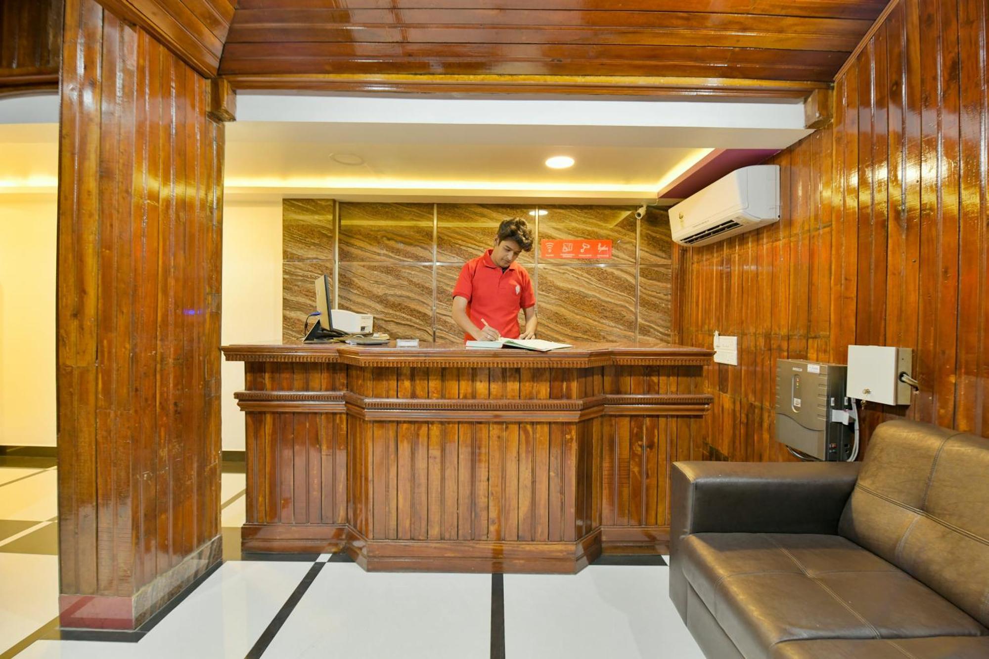 Hotel O Alappuzha Near General Hospital Junction Bagian luar foto